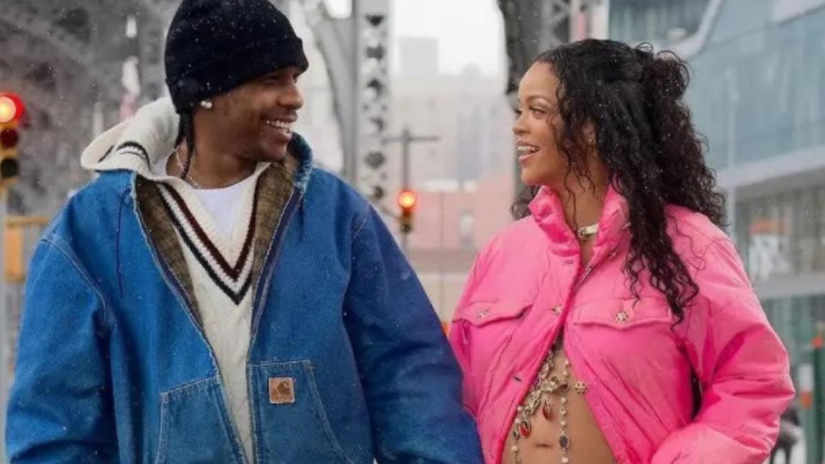 Rihanna, feliz, muestra su embarazo, junto a su novio, A$AP Rocky, por las calles de Harlem.