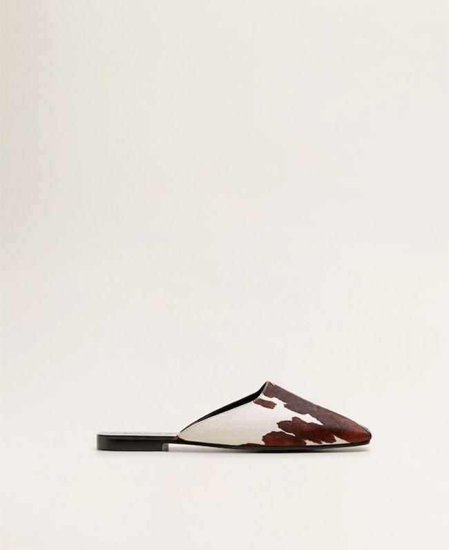 Mule de piel de vaca en rebajas en Mango