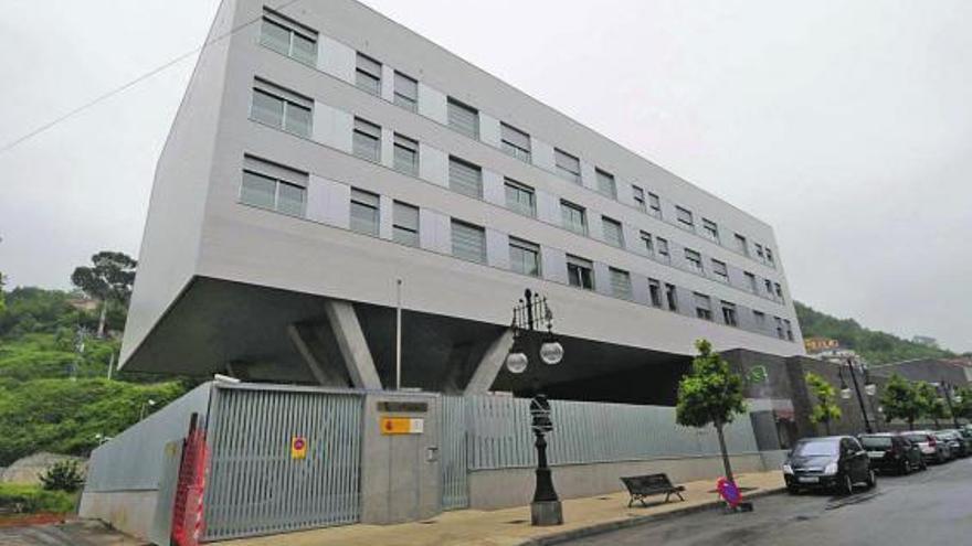 Instalaciones del nuevo cuartel de la Guardia Civil de Langreo, en la calle La Unión.