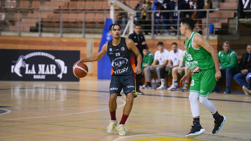 Tres de los cuatro extremeños de la Liga EBA esperan ganar este sábado