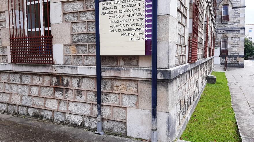 La madre del menor con parálisis agredido en Santander denuncia que las medidas no están funcionando