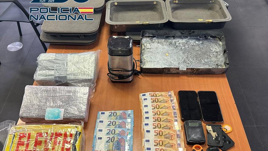 La Policía incauta más de tres kilos de cocaína en un garaje comunitario en Alicante
