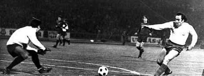 Copa de la UEFA ante el Vasas de Budapest en 1975