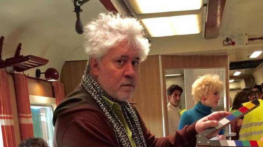 Almodóvar ya rueda &#039;Silencio&#039;, que le traerá a las Rías Altas