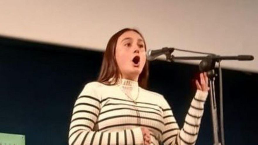 Marina Carbajosa gana el premio juvenil de tonada &quot;Celso Candanedo&quot; en Langreo