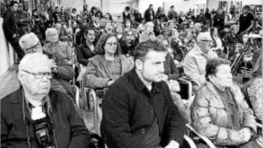 La sala de la biblioteca comarcal va quedar petita per la presentació.