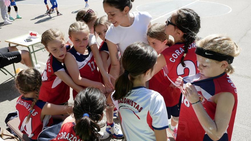 En imágenes | El colegio Doctor Azúa celebra su multitudinario torneo nacional de balonesto