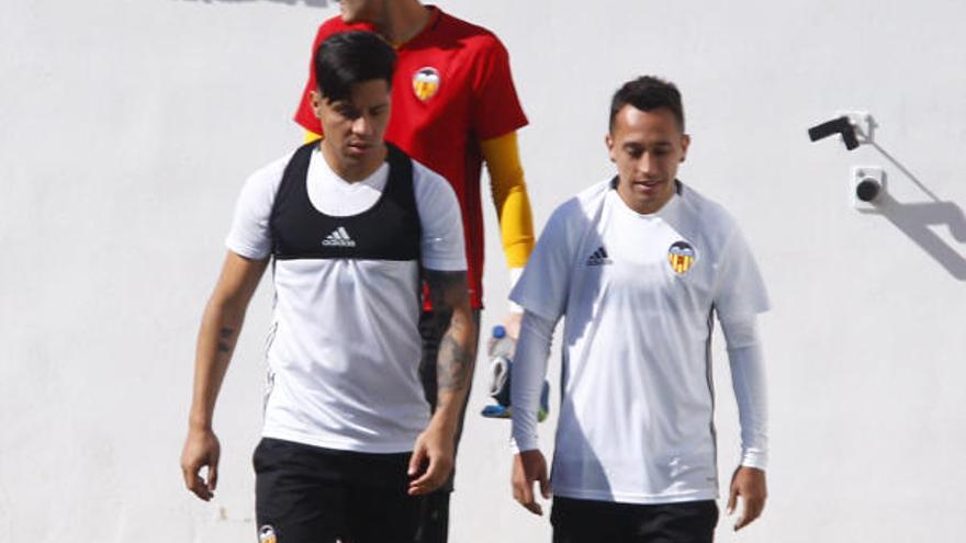 Orellana junto a Enzo Pérez, en el entrenamiento del pasado miércoles.