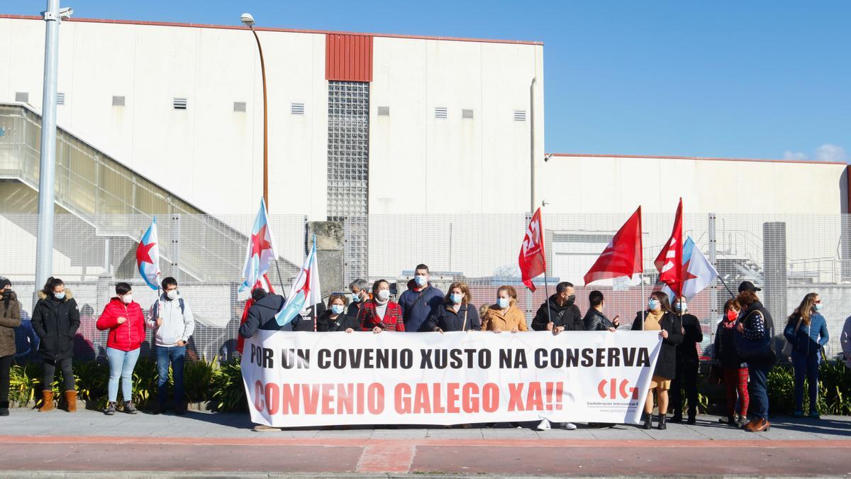 Un momento de la protesta en el entorno de Cefrico.