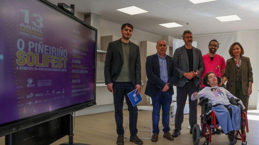 Un momento de la presentación en el centro Princesa Letizia. |  Iñaki Abella