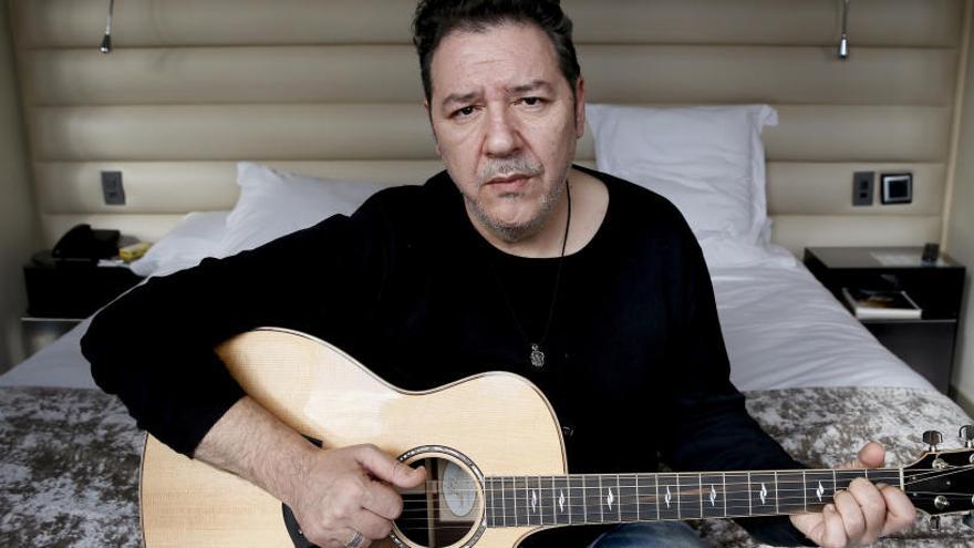 Carlos Goñi, cantante de Revólver