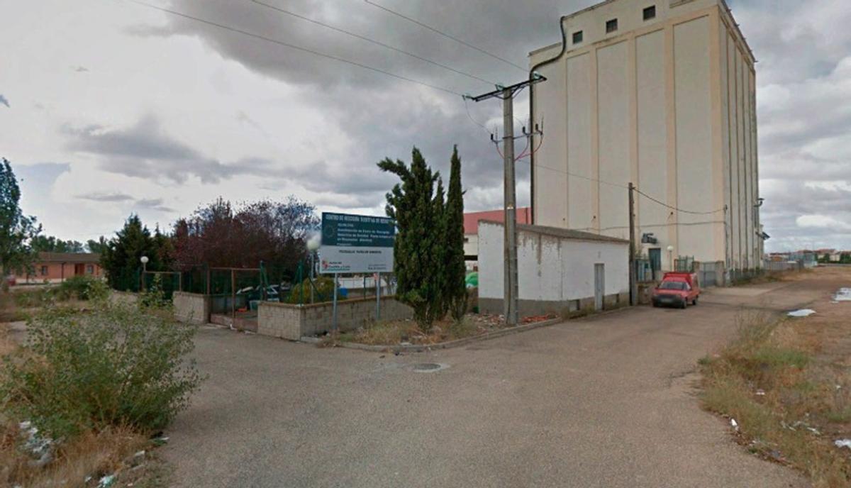 Punto limpio de Los Salados. | J. A. G.