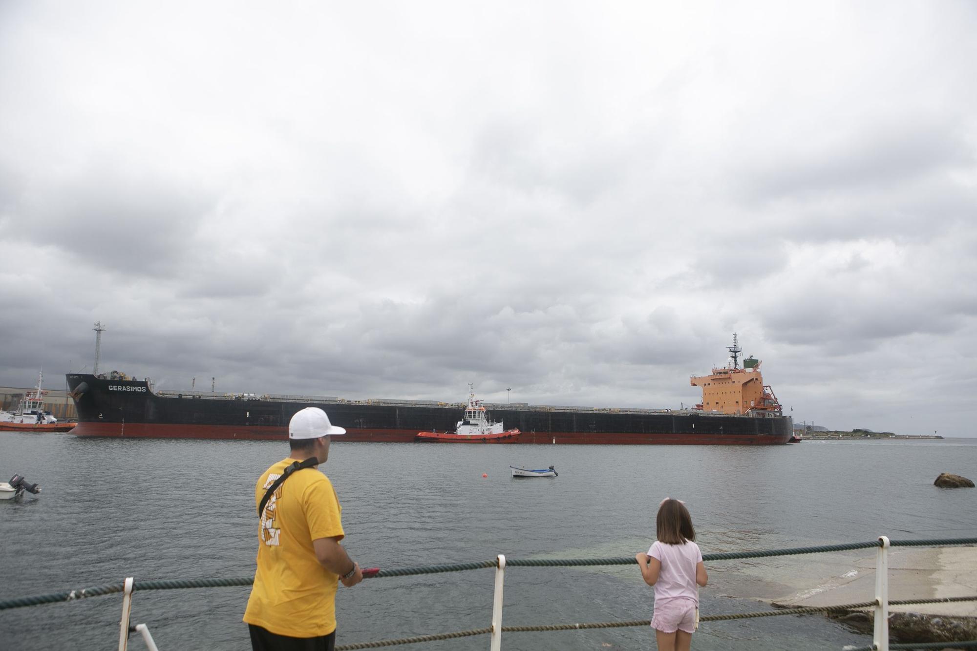 Un coloso en el Puerto de Avilés