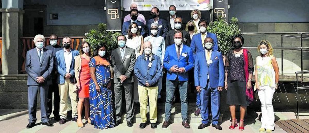 África occidental tiende la manos a Canarias para hacer negocios conjuntos