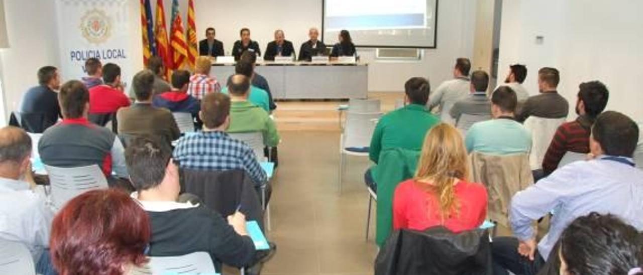 Vila-real enseña a 60 agentes a detectar las mentiras