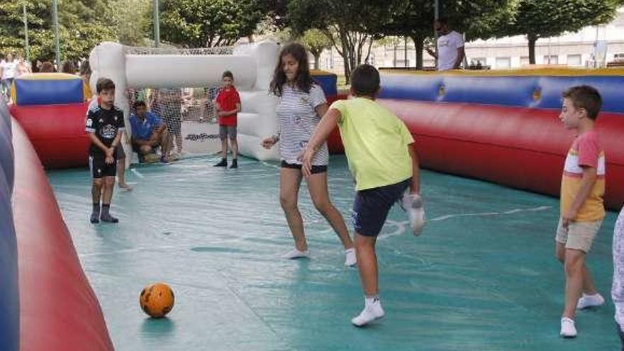 Actividades para niños, ayer en el Parque Eguren de Marín. // S.A.