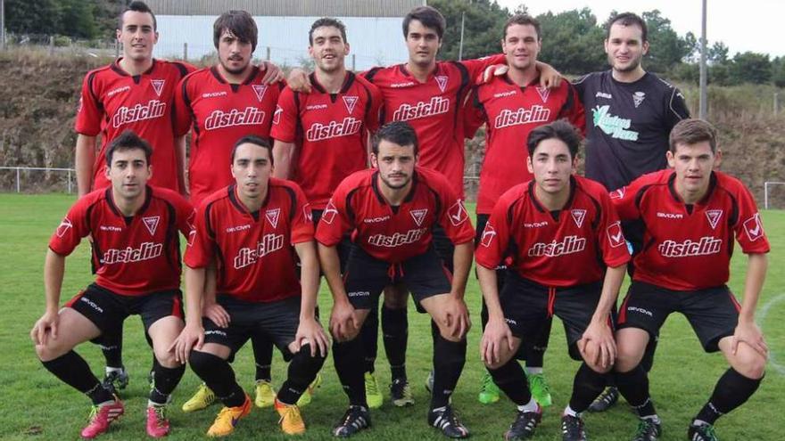 Formación del Laro en un encuentro de la presente temporada. // Bernabé