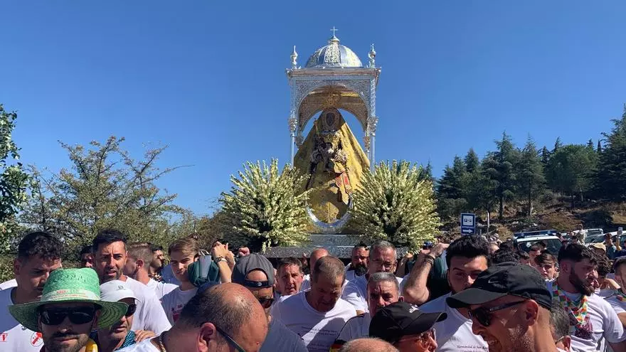 La Virgen de la Sierra inicia la 'Bajá' a Cabra