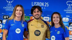 Alexia Putellas, Pere Romeu y Aitana Bonmatí, antes de la rueda de prensa previa a la final de la Champions en Lisboa.