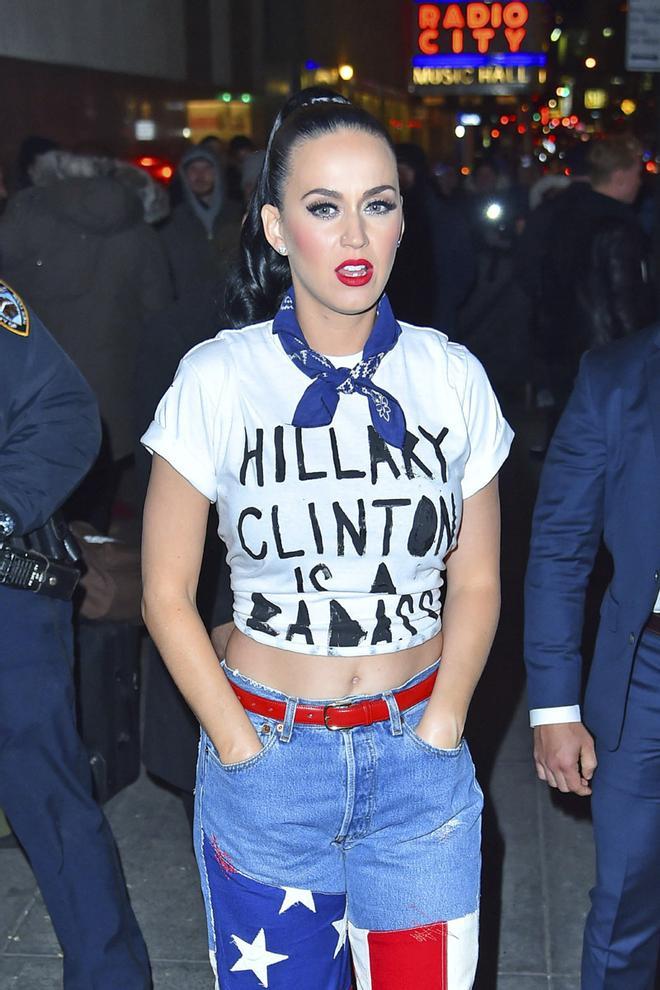 Katy Perry y su camiseta personalizada (a favor de Hillary Clinton)