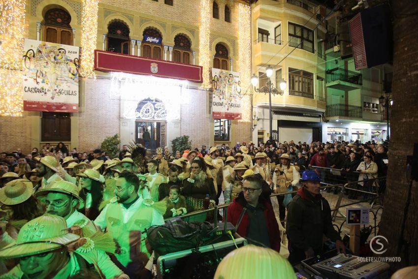 Suelta de la Mussona en el Carnaval de Águilas