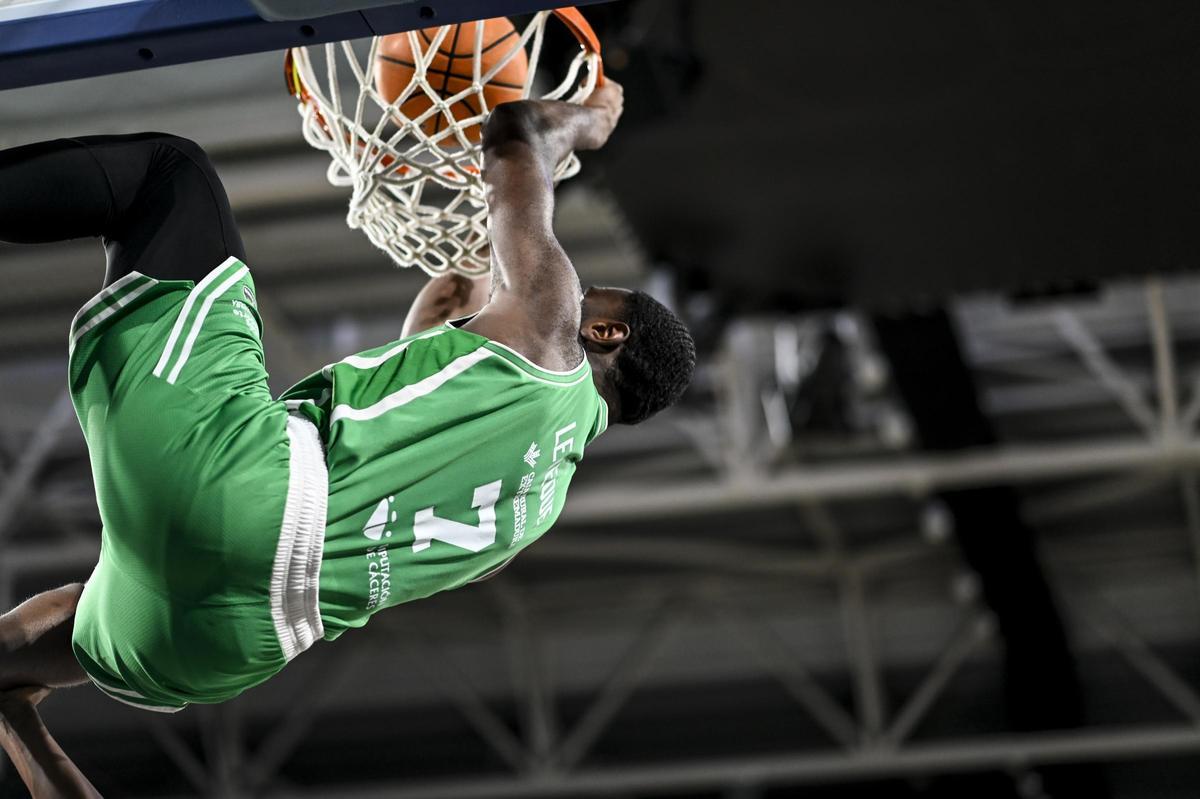 Fotogalería | Las imágenes del Cáceres Patrimonio - Logrobasket