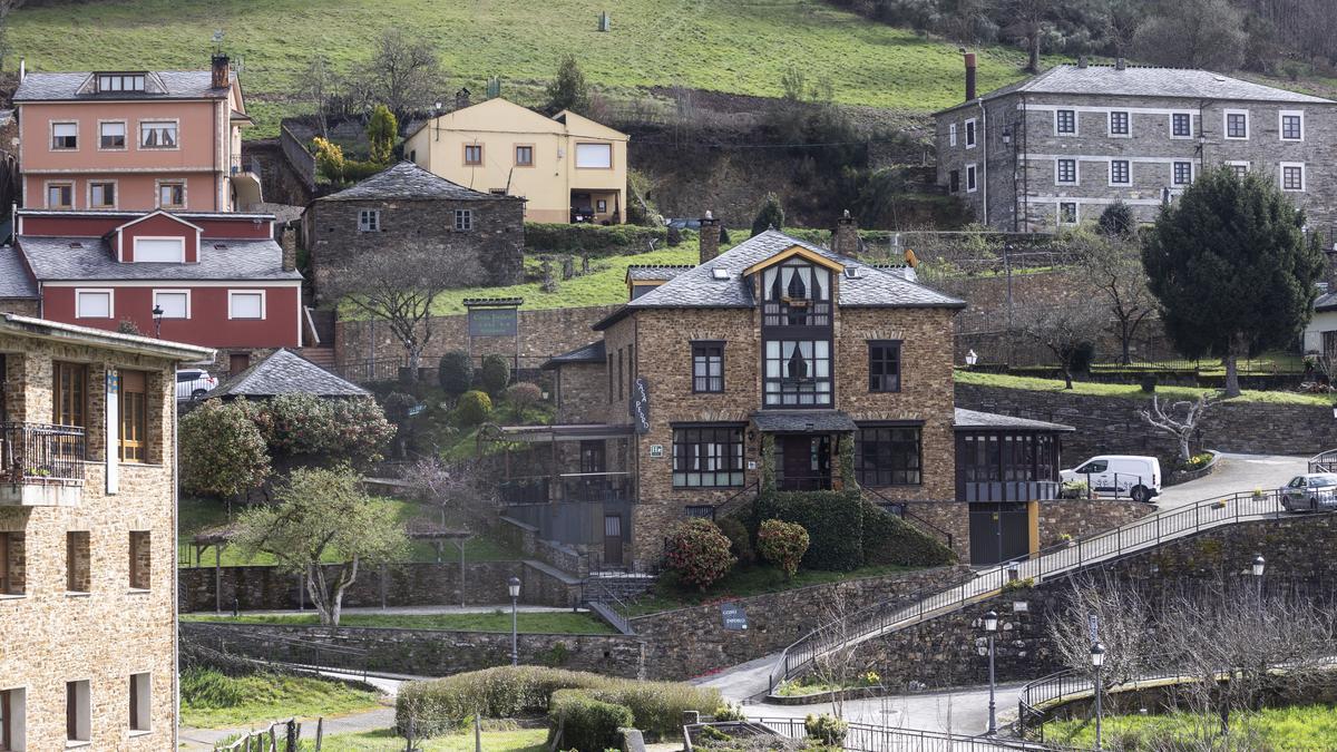 Asturianos en Santa Eulalia de Oscos, un recorrido por el municipio