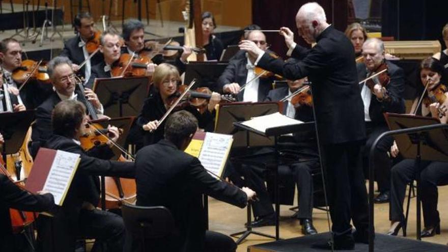 Un concierto de la Orquesta Sinfónica de Galicia en A Coruña. / juan varela