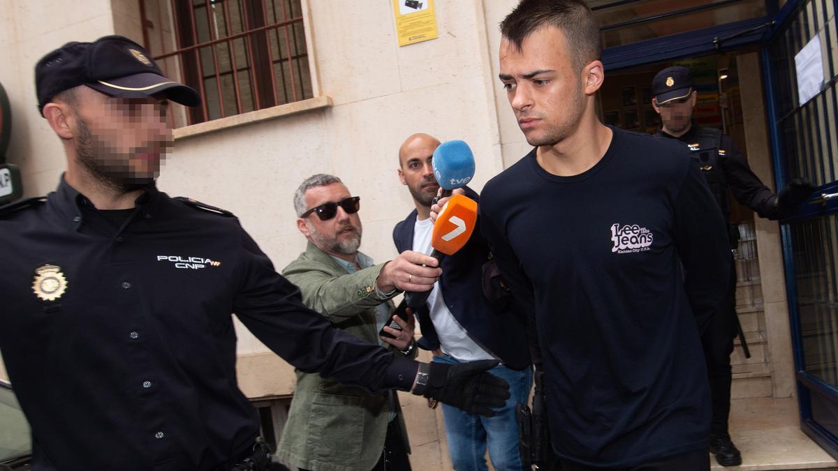 Pasa a disposición judicial en Murcia el detenido por asesinar a un instructor de tiro en Canovelles
