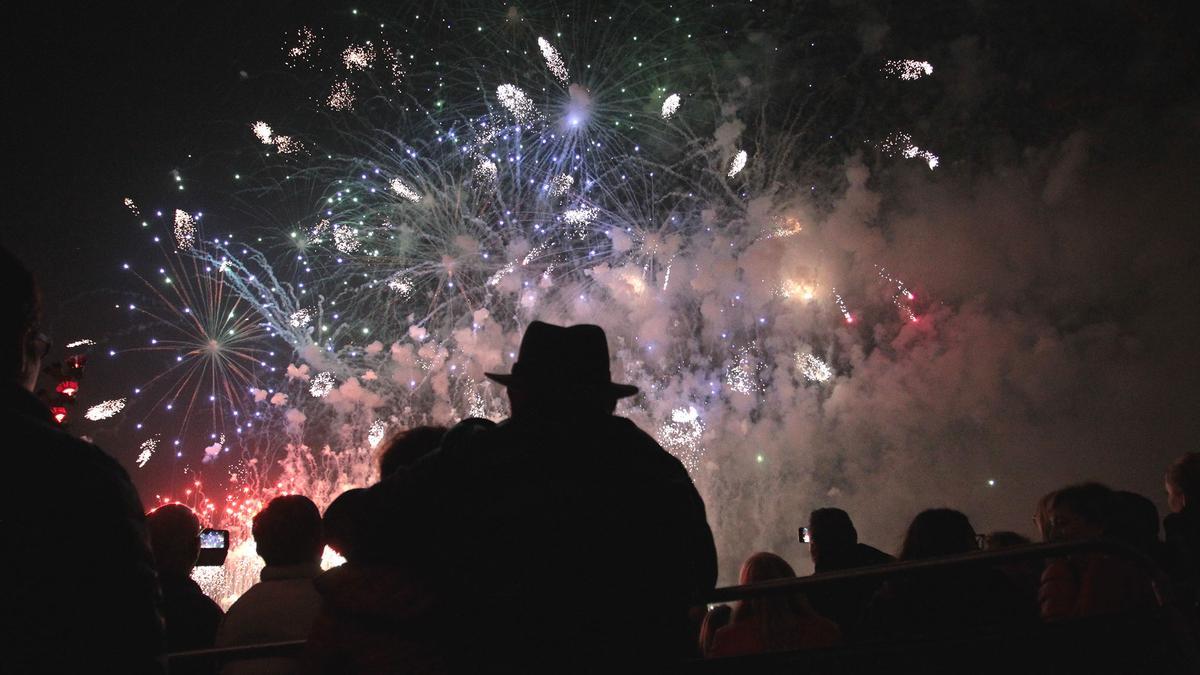 Castillos de Fallas 2022 en Valencia: calendario con las mascletaes nocturnas.