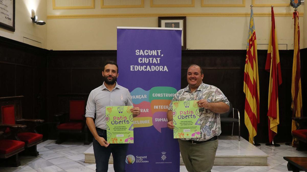 El alcalde y el edil de Educación, al presentar la iniciativa.