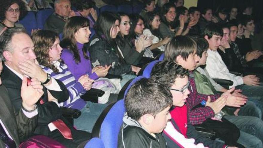 Público asistente, ayer, al acto de presentación del tercer foro.