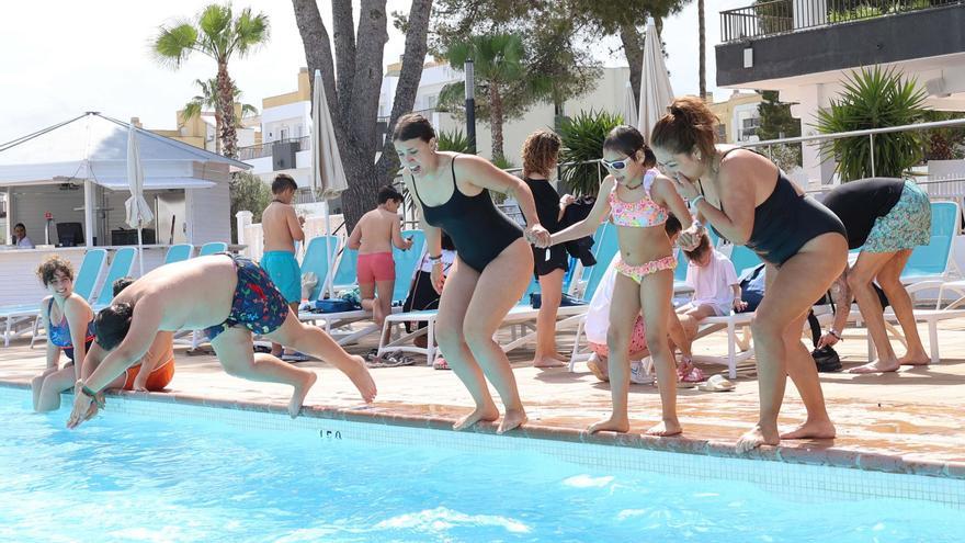 Fin de semana de hotel para 17 chicos de Apneef: de la consulta a la piscina
