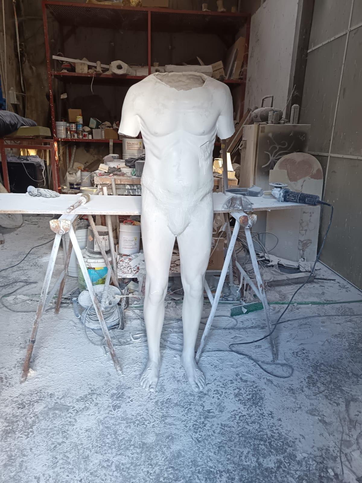 Fotogalería | Imágenes de la escultura de Antonio Morán de homenaje a Robe