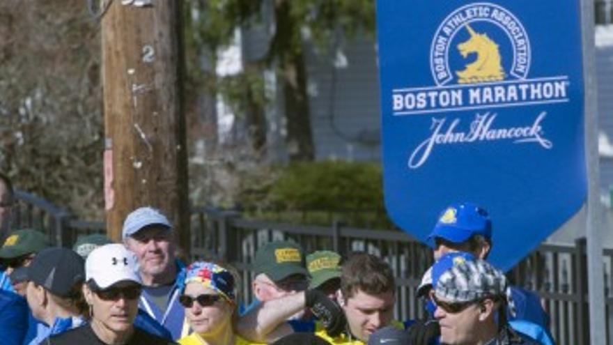 El Maratón de Boston más emotivo y vigilado