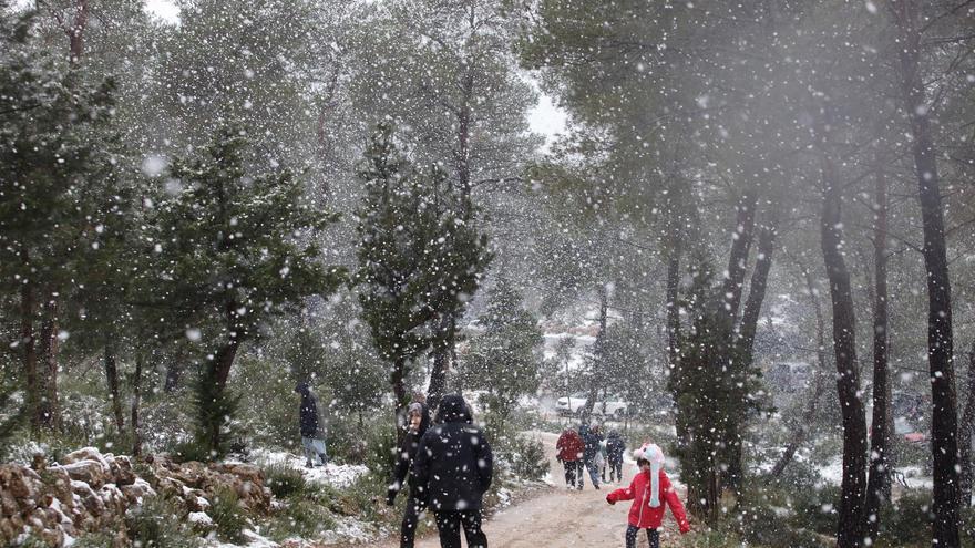 La borrasca ‘Juliette’ deja un manto blanco en el norte y el sur de Ibiza