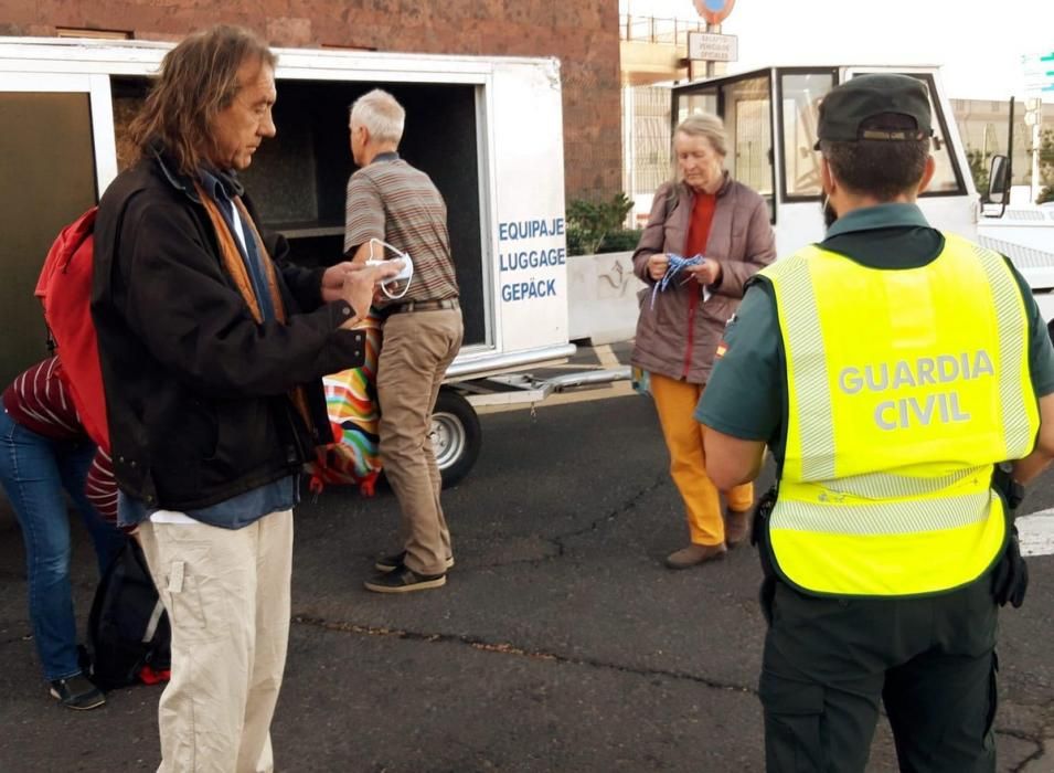 Reparto de mascarillas en Canarias