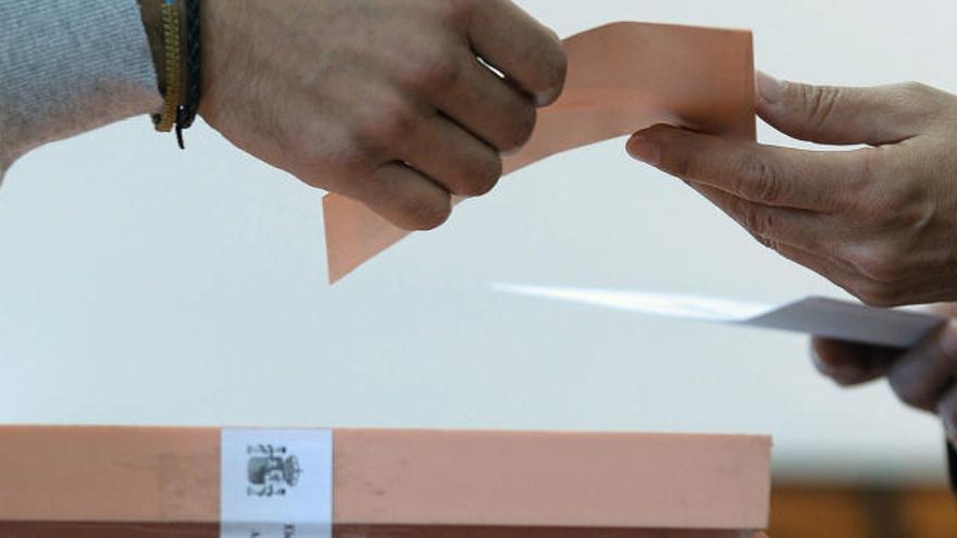 Alicante abrirá 416 mesas electorales para el 20D