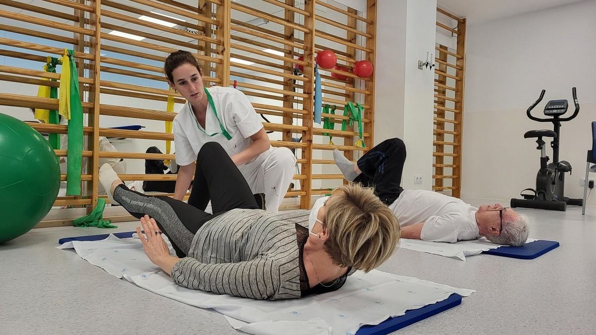 Una sessió de neurorehabilitació a l’Hospital de Figueres.