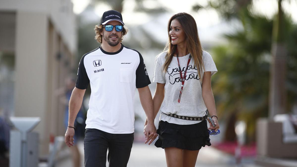 Fernando Alonso y Lara Álvarez durante una de sus últimas apariciones juntos