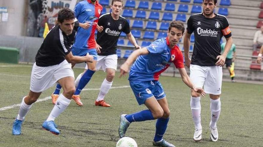 Luis Nuño, en el partido ante el Real Avilés, la pasada campaña.