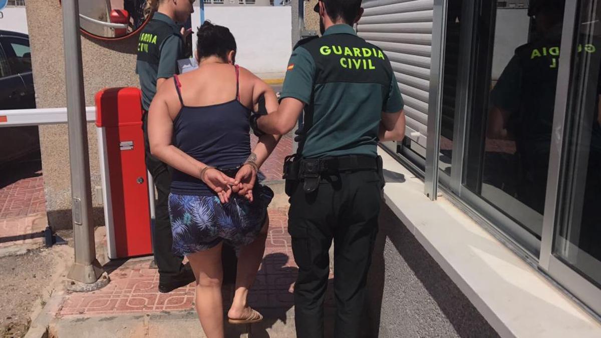 Un hombre herido tras ser acuchillado por su mujer en Torrevieja