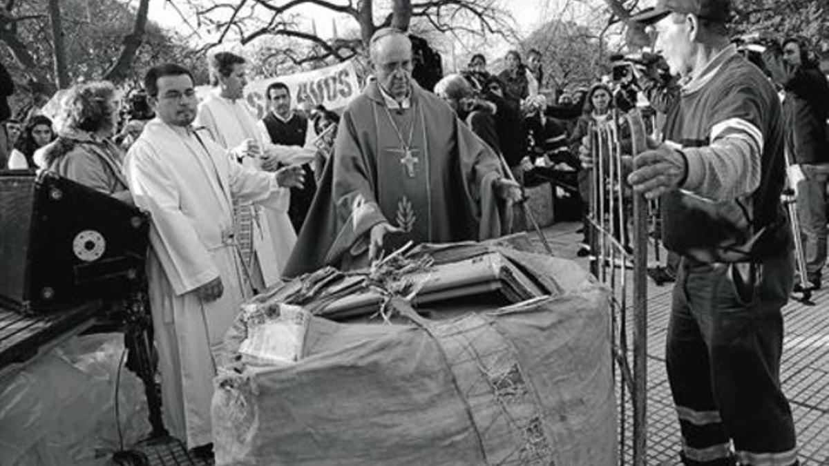 En la calle 8 Jorge Mario Bergoglio, en un acto público en Argentina.