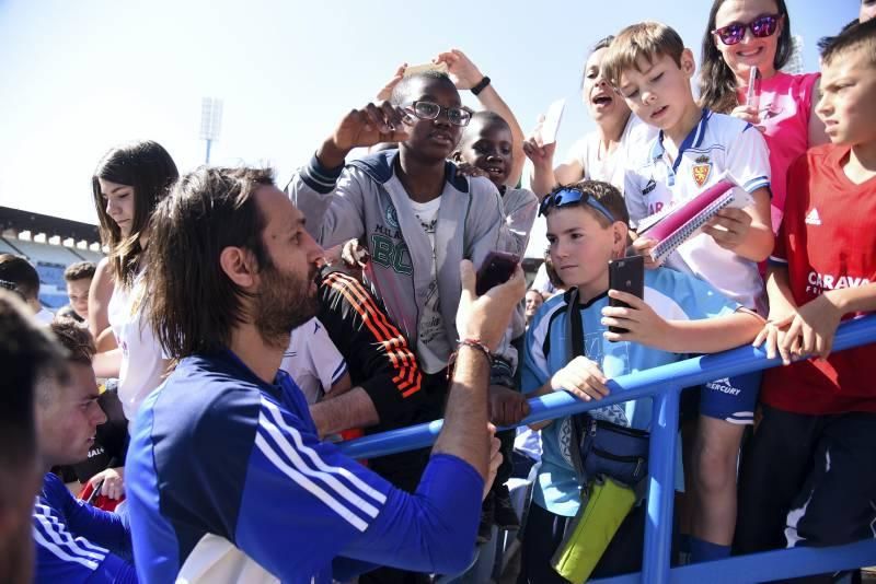 Entrenamiento a puerta abierta del Real Zaragoza en La Romareda