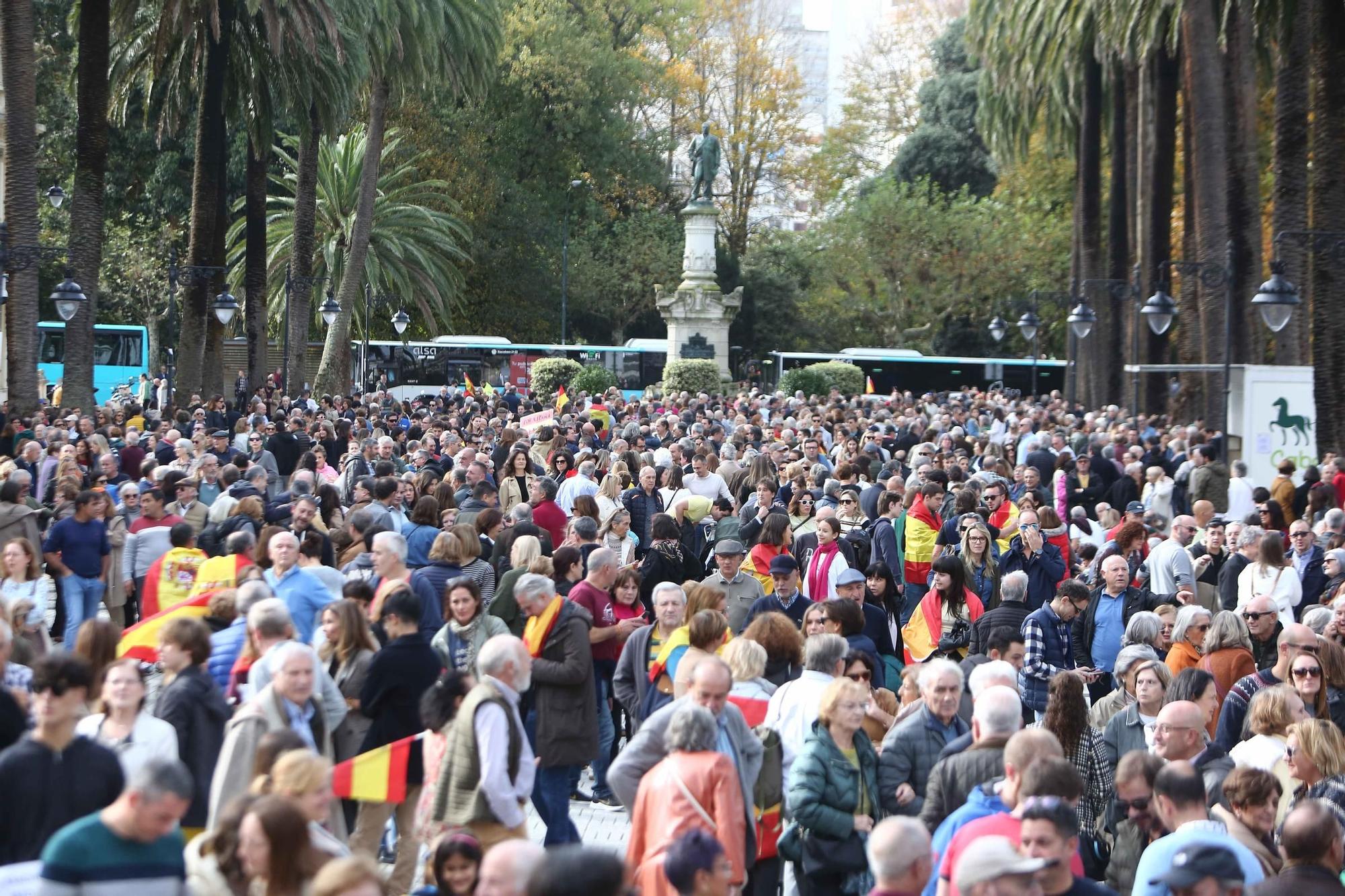 Miles de personas protestan en A Coruña contra la amnistía
