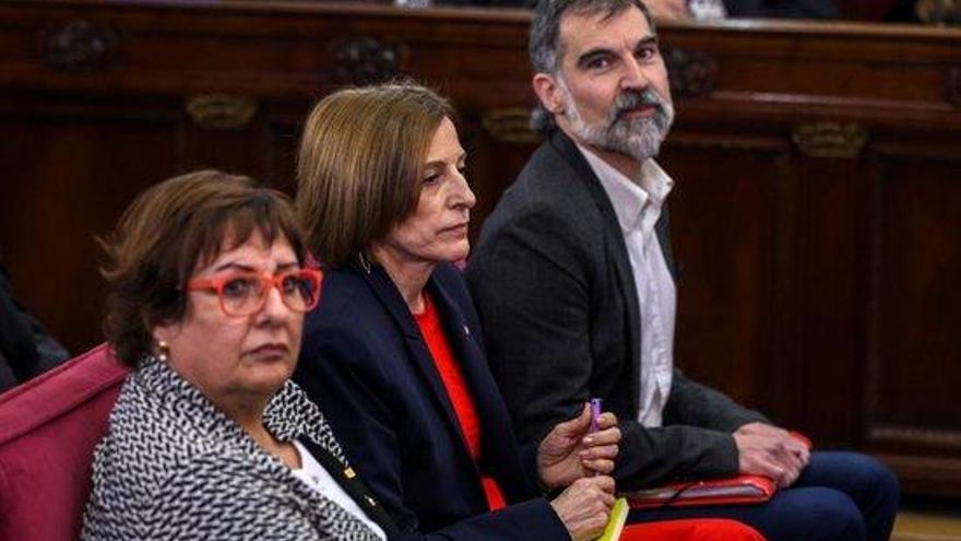 Bassa, Forcadell i Cuixart durant el judici.