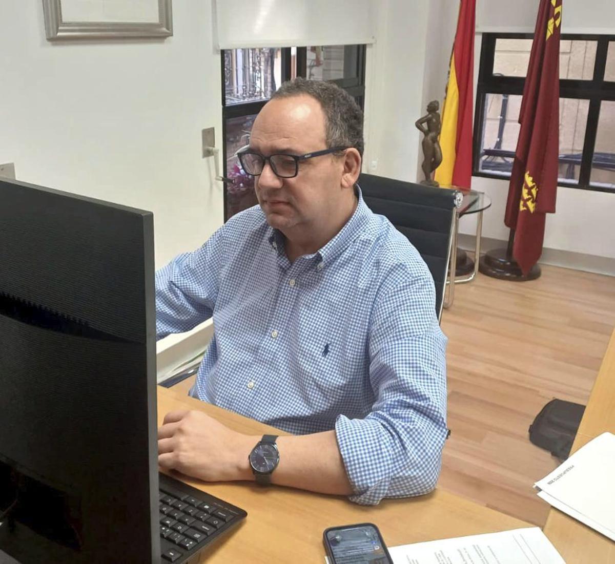 El director general de Universidades durante la reunión del Consejo. | CARM
