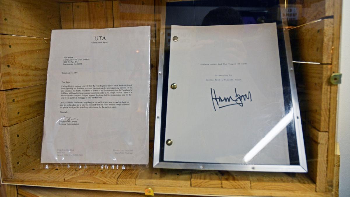 Uno de los artículos más valiosos: el guion de la segunda parte firmado por Harrison Ford.