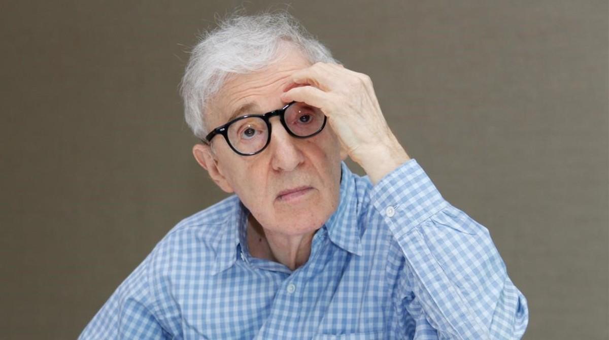 fcasals35277007 woody allen during a movie promotion  caf  society   on july160824175836
