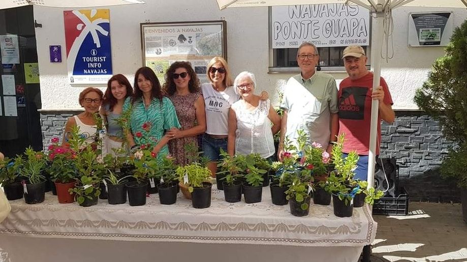 'Navajas ponte guapa' convierte el municipio en un jardín